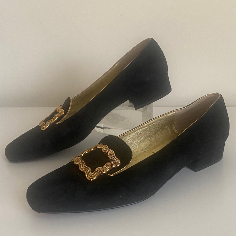 Bruno Magli Black Low Heel Suede Shoe Size 6.5US Gold Brass Buckle Vintage Italy